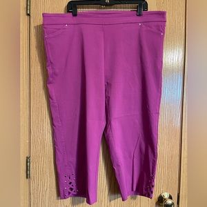 Fuchsia capris